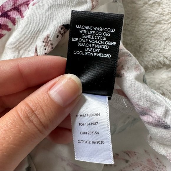 Torrid | "Feather White" Stretch Challis Button-Front Shirt | Size 1X - Picture 7 of 10